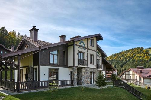 Bukovel Ski Chalet | Experience CHALET NEBO: Pet Friendly with Top Ratings!
