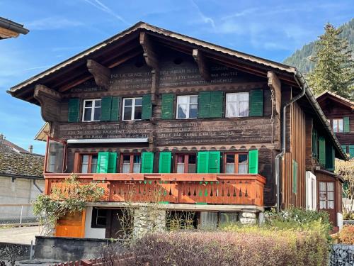 Chateau-d'Oex Apartment | Cozy Chalet Nostalgie - Child-Friendly Getaway with Top Rating