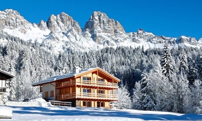 Falcade Ski Chalet | Top-Rated Chalet on the Meadows - Studio Anna with Kitchen