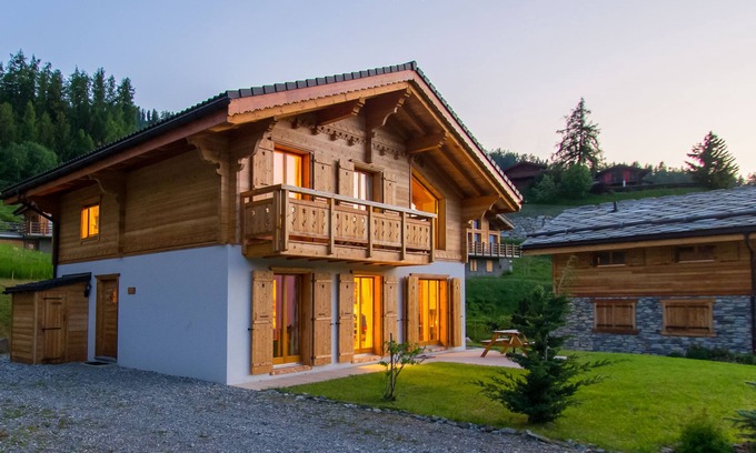 Riddes Ski Chalet | Experience Chalet Orchidee - La Tzoumaz with Lake Views