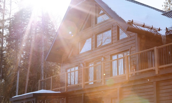 Pointe-au-Pic Ski Chalet | Experience Chalet Peah: Cozy Log Cabin in Charlevoix