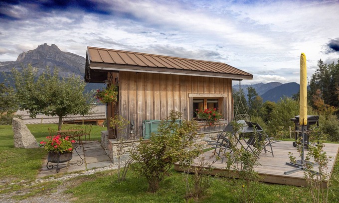 Combloux Ski Chalet | Chalet 'Petit Cosy' with Mountain View, Wi-Fi and Air Conditioning