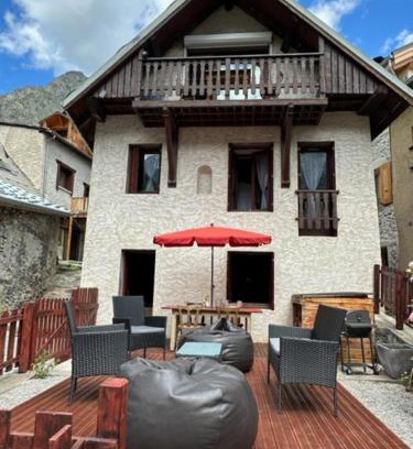Venosc Ski Chalet | Experience Chalet Pitu - Guest Rated 9.4/10 Comfort