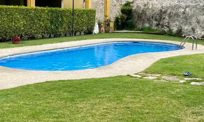 Portosin House | Beachside Adosado Portosin with Pool for Family Fun