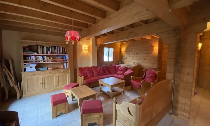 Crest-Voland Ski Chalet | Family-Friendly Chalet Crest-Voland with 4 Bedrooms