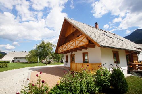 Polje Ski Chalet | Cozy Chalet Pr Dobravc - 9.8 Rated, Pet & Child Friendly