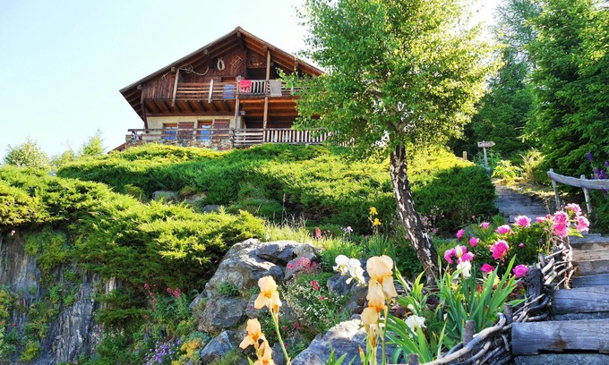 Villard-Reculas Apartment | Discover Chalet Prive Mon Reve: Mountain Retreat with Spa