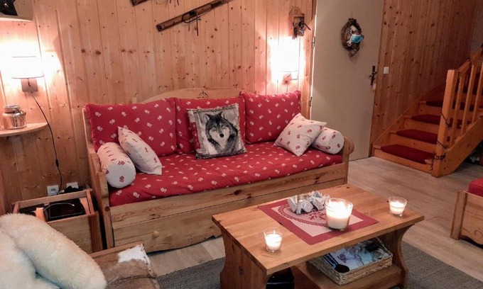 La Joue du Loup Ski Chalet | Renovated Chalet with Mountain Views, Pool & Sauna Awaits
