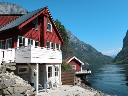 Synes Ski Chalet | Family-Friendly Chalet Rødhette - FJS386 with High Ratings