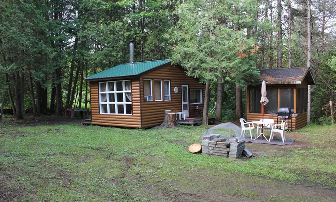 Sainte-Beatrix Cabin | Chalet refuge: Dan's shack