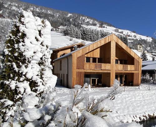 Sillian Ski Chalet | Unforgettable Chalet Refugium Dolomiten - 4-Star Family Retreat