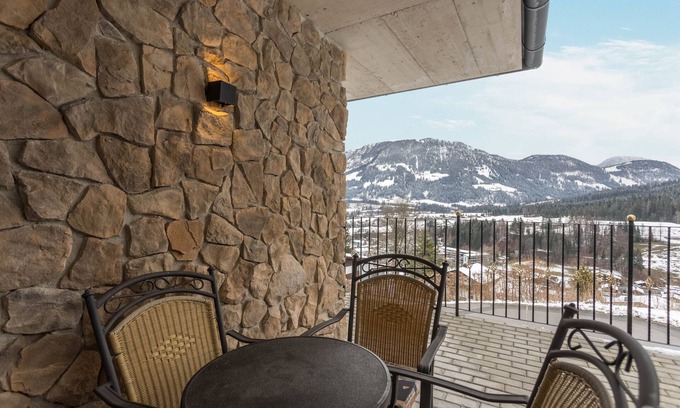 Fieberbrunn Ski Chalet | Experience Scenic Comfort at Resort Hanni Chalet Schlößl