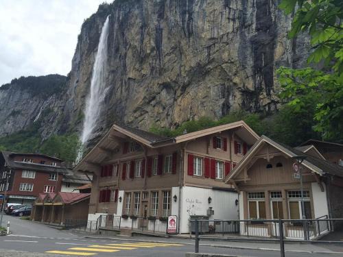 Lauterbrunnen Bed & Breakfast | Discover Chalet Rosa B&B: Family-Friendly Retreat