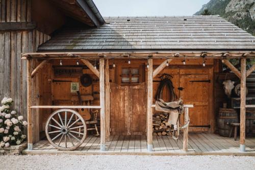 Le Biot House | Chalet Saloon: Oceanfront Retreat with Unlimited Spa Access