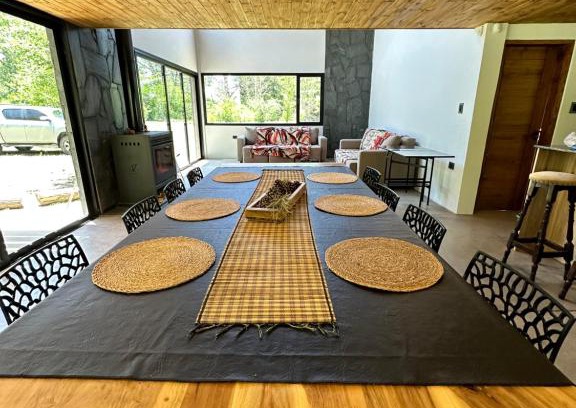 San Rafael House | Discover Chalet San Rafael: Pet-Friendly & Family Haven