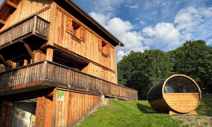 Albiez-le-Jeune Ski Chalet | Cozy Chalet with Sauna and Panoramic Views in Nature