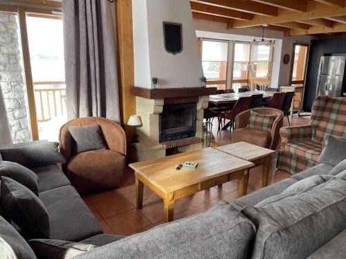 Vallandry Ski Chalet | Chalet Schuss: 4-Star Retreat with Spa & Family Amenities