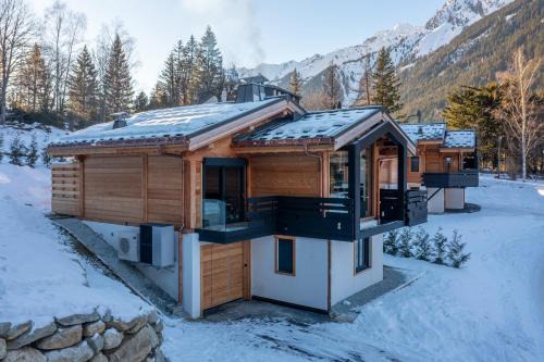 Le Lavancher Ski Chalet | Relax at Chalet Seven Summits: Pool, Sauna & Jacuzzi