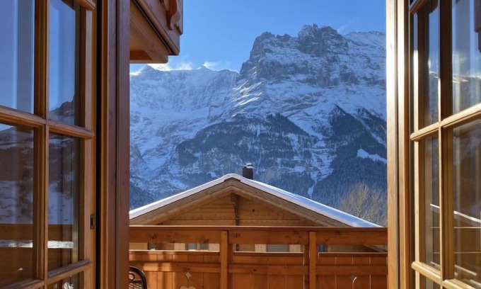 Grindelwald Apartment | Cozy Chalet Snowflake with Lake View & Spa Amenities