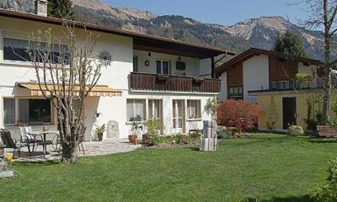 Schwanden bei Brienz Apartment | Pet-Friendly Chalet Sonnenblick: Family Getaway Awaits!