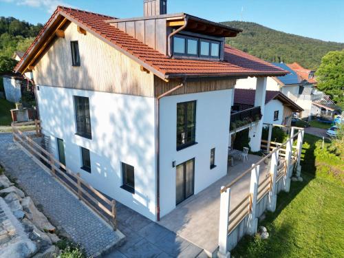 Grattersdorf House | Experience Chalet Sonnenwald: Pet & Child Friendly Getaway