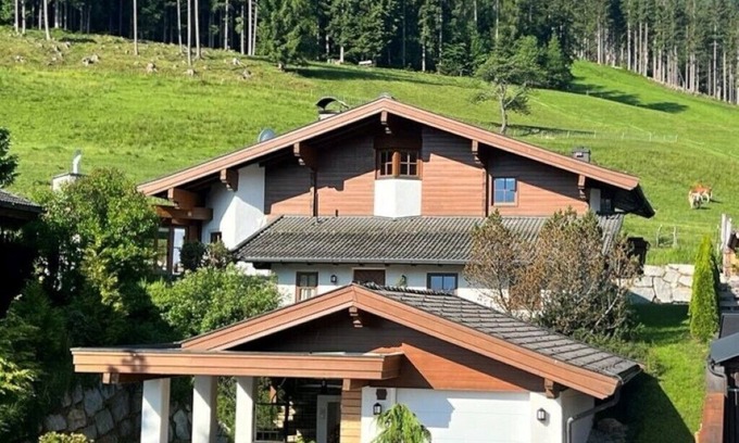 Rain House | Family-Friendly Getaway at Chalet Steinberg with Breakfast