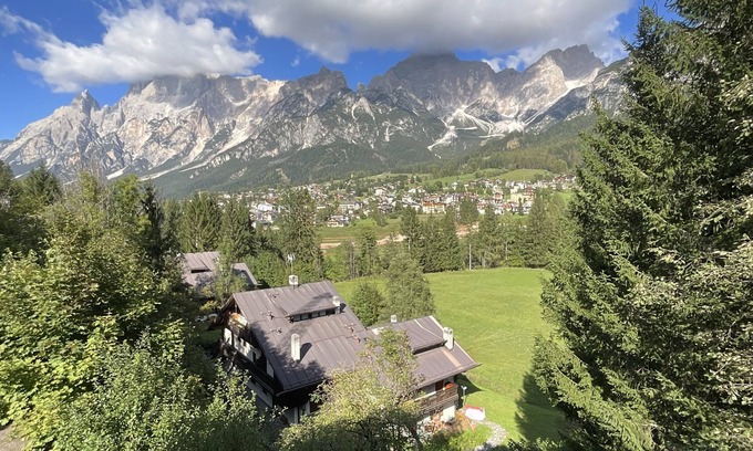 San Vito di Cadore Apartment | Cozy Chalet Stravedo: One Bedroom, Pet-Friendly Retreat