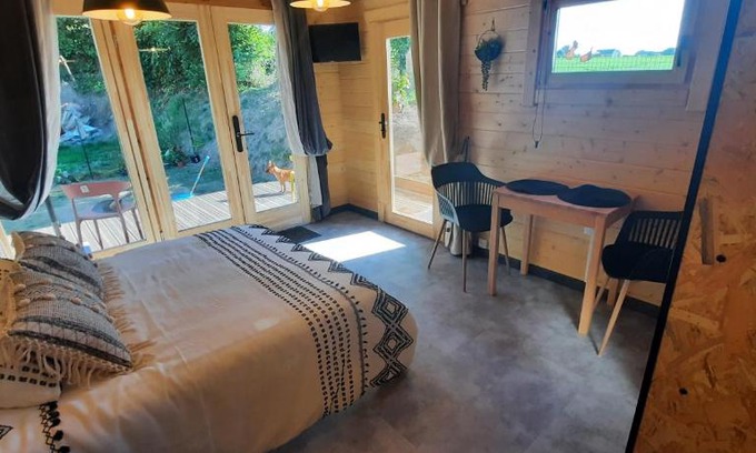 Villainville Ski Chalet | Tranquil Chalet Studio Near Etretat with Hot Tub & Breakfast