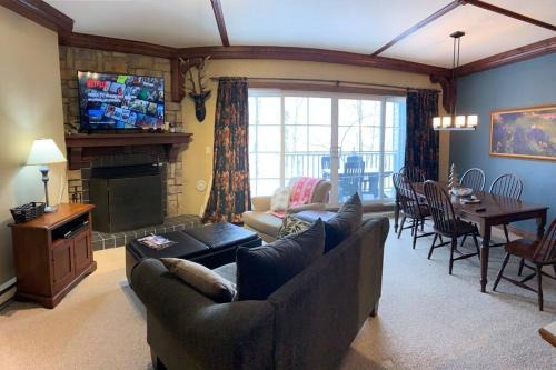 Mont-Tremblant Apartment | Cozy Chalet-Style Condo Near Lifts & Village Amenities
