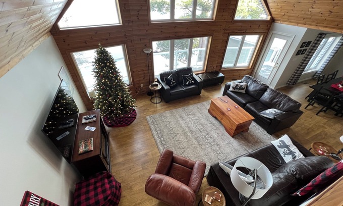 Minden Cottage | Cozy Chalet Style Cottage with Hot Tub and Pet Friendly Options