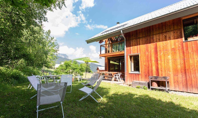 Les Sagnieres Ski Chalet | Pet-Friendly Chalet Crots: Spa, Pool & Top-Notch Ratings