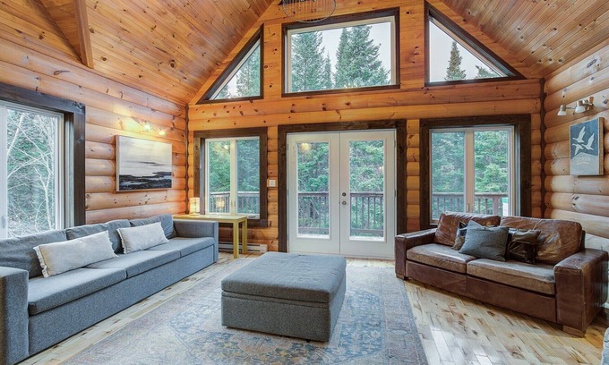 Montcalm Ski Chalet | Relaxing Retreat at Chalet Supérieur Le Mont-calm