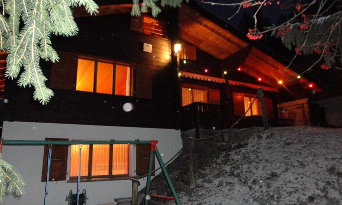 St. Niklaus Ski Chalet | Oceanfront Chalet Sven & Marc with Guest Rated 9.4/10