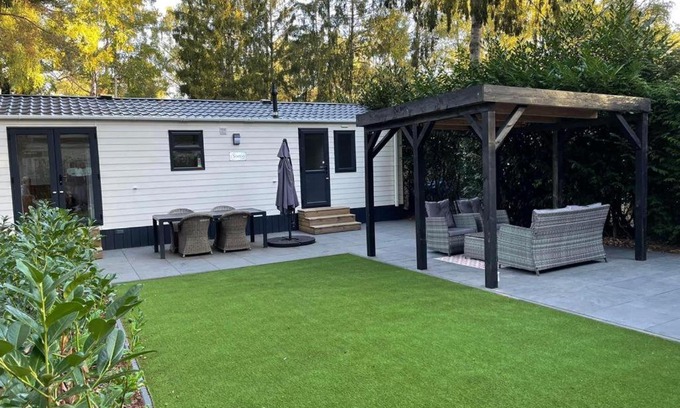 Bosgebied Hoenderloo Ski Chalet | Family-Friendly Chalet Toetje on the Veluwe with Pool