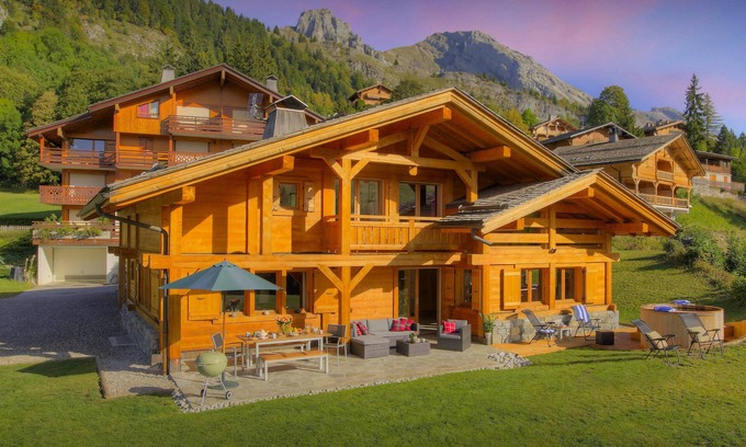 Le Chinaillon Ski Chalet | Experience Chalet Tolar: Hot Tub, Piste Views & More