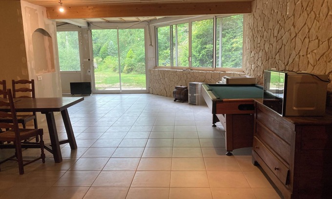 Breviandes Ski Chalet | Cozy Trapper Room with Kitchen and Garden Access in Bréviandes