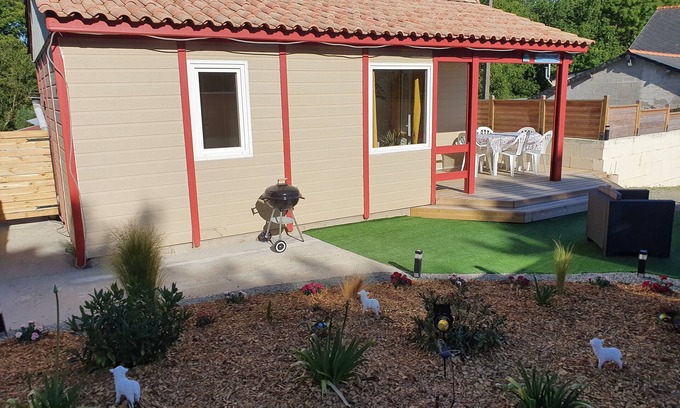 Saint-Marcan Ski Chalet | Triskell de la Baie: Family-Friendly Retreat near Mont Saint Michel