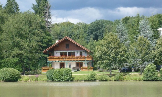Valdoie Ski Chalet | Chalet Valaisan: Relaxing Escape with Ocean View & Spa
