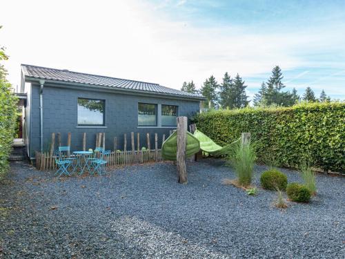 Wirtzfeld House | Relaxing Bungalow in Bullange with Jacuzzi & Pet-Friendly