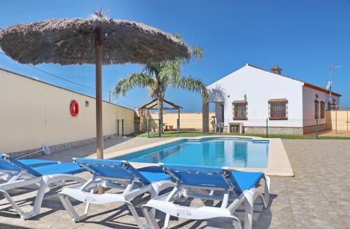 Conil de la Frontera Ski Chalet | Exceptional Chalet Vigía 114 with Pool & Family Amenities