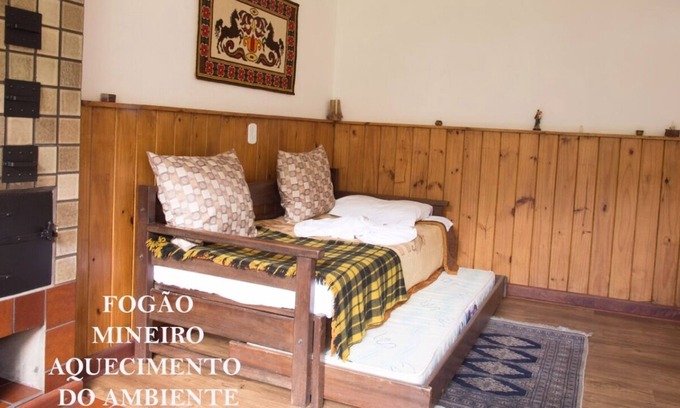 Monte Verde House | Chalet Villa Del Monte on the banks of the stream a quiet place