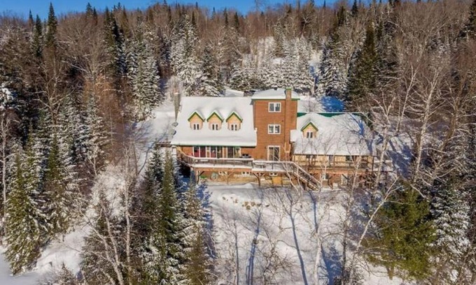 Val-des-Lacs Ski Chalet | Discover Chalet VIP Val des Lacs - Pool & Hot Tub Oasis
