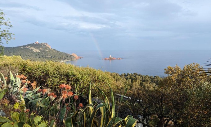 Le Dramont Resort | Oceanfront Retreat: Chalet Standing with Breathtaking Views