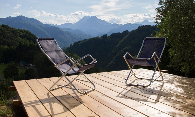 Coreglia Antelminelli House | Inviting Chalet with Pool and Breathtaking Ocean Views