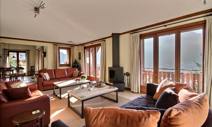 Saint-Jean-dʼAulps Ski Chalet | Family-Friendly Chalet with WiFi in Saint Jean d'Aulps