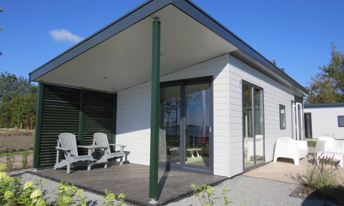 Municipality of Stede Broec House | Cozy 2-Bedroom Chalet with Kitchen & Pet-Friendly Amenities