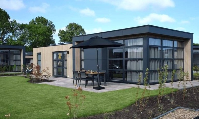 Enkhuizen House | Cozy 2-Bedroom Chalet with Terrace and Family Amenities