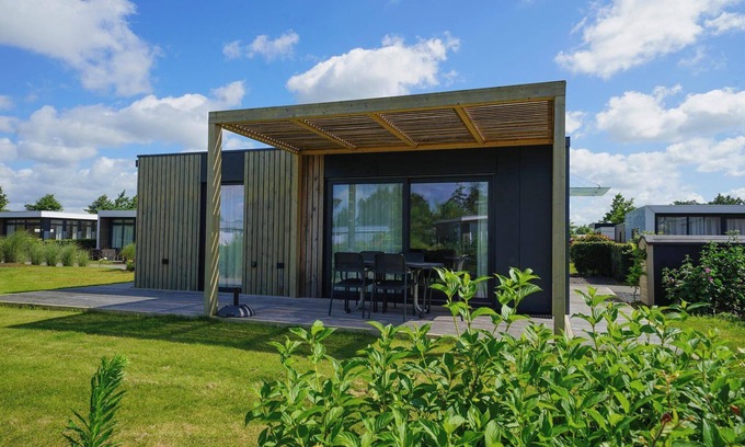 Nunspeet House | Cozy 2-Bedroom Chalet with Terrace for Family Getaways