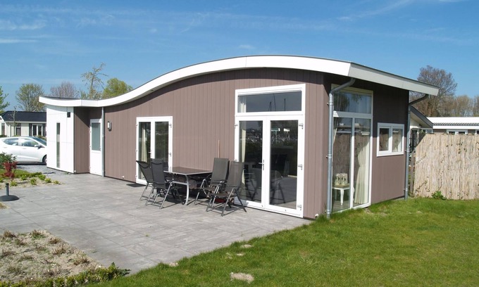 Susteren House | Cozy 3-Bedroom Chalet with Terrace & Family-Friendly Amenities