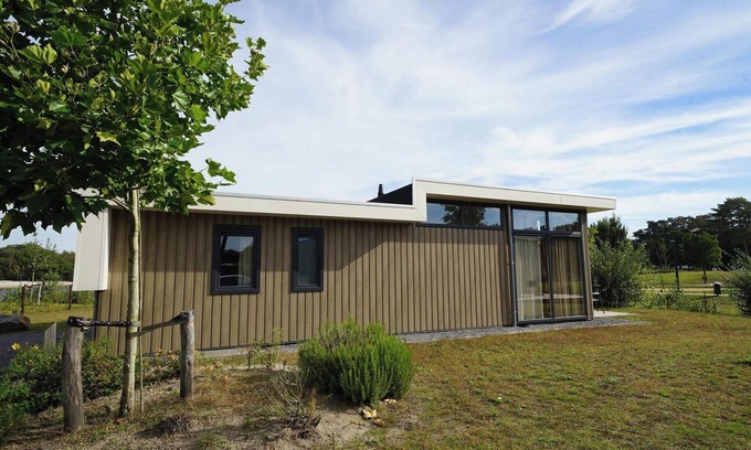 Mol House | Family-Friendly Chalet with 3 Bedrooms and Kitchen Access